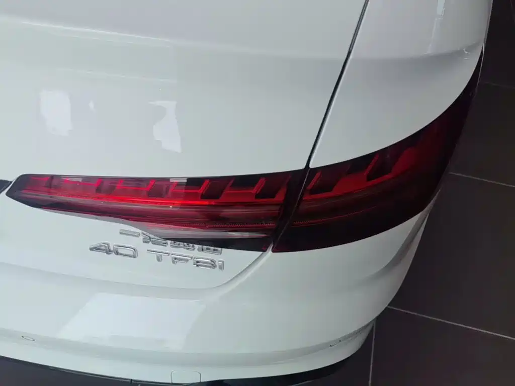 Audi A4L 2022 40 TFSI Luxury