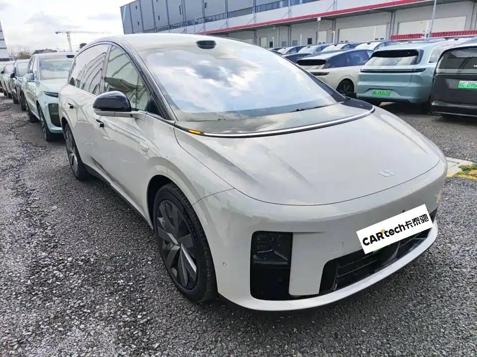 Li Auto i8 2025 Standard