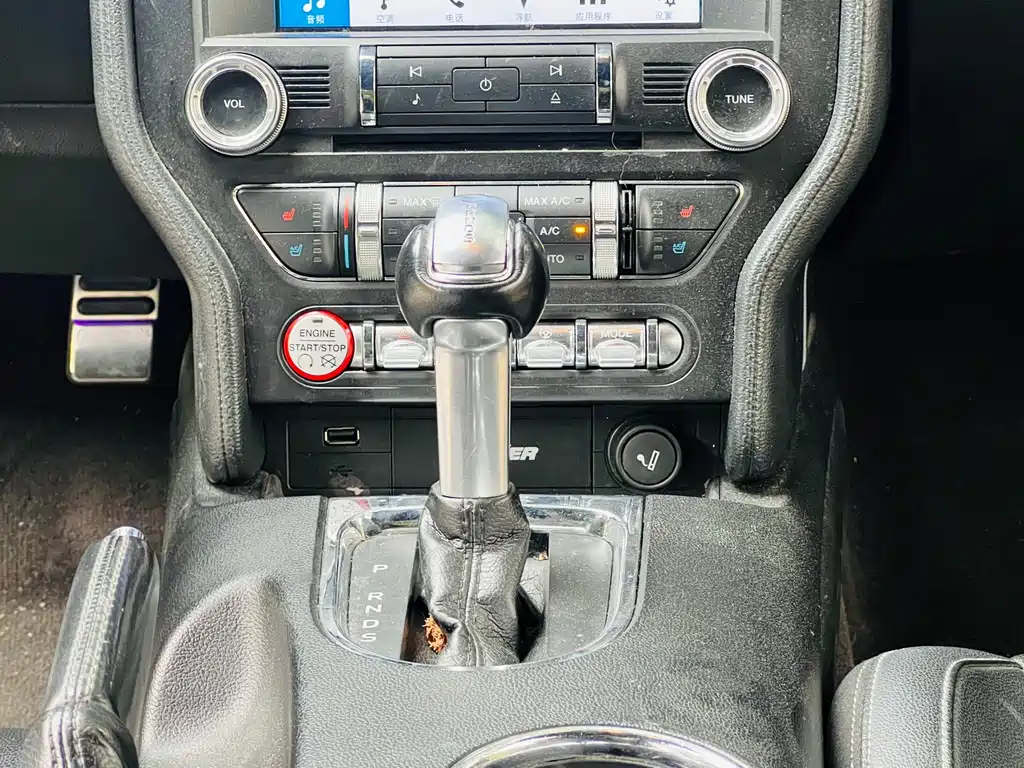 Ford Mustang — миниатюра 6