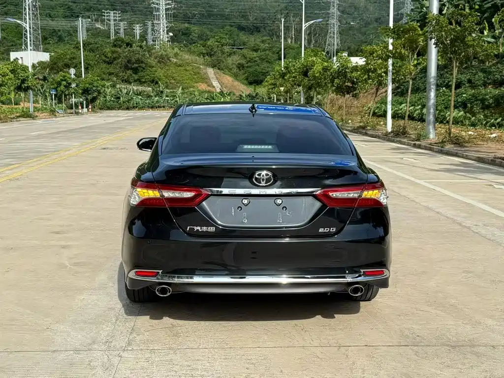 Toyota Camry — миниатюра 9