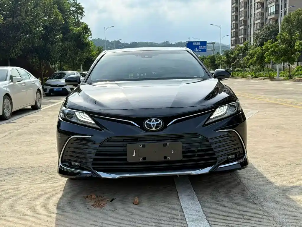 Toyota Camry — миниатюра 2