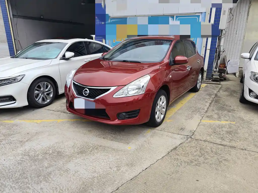 Купить Nissan Tiida