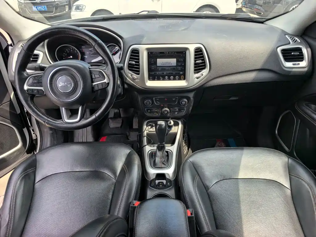 Jeep Compass — миниатюра 11