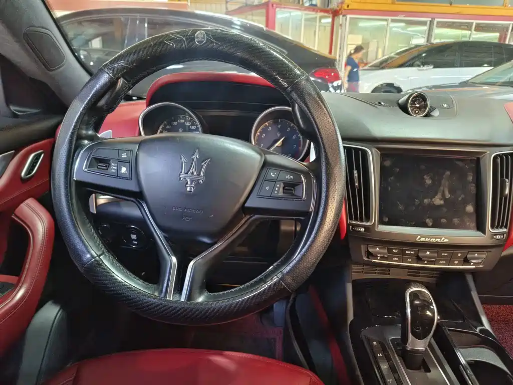 Maserati Levante — миниатюра 5