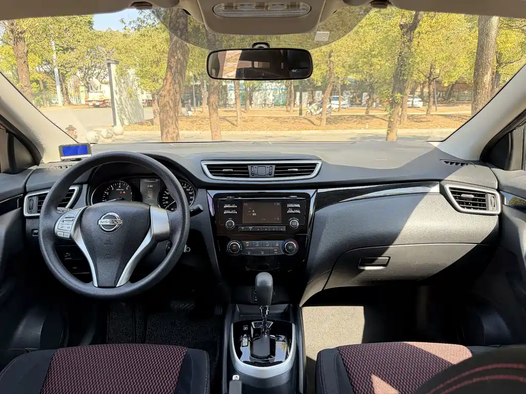 Nissan Qashqai — миниатюра 10