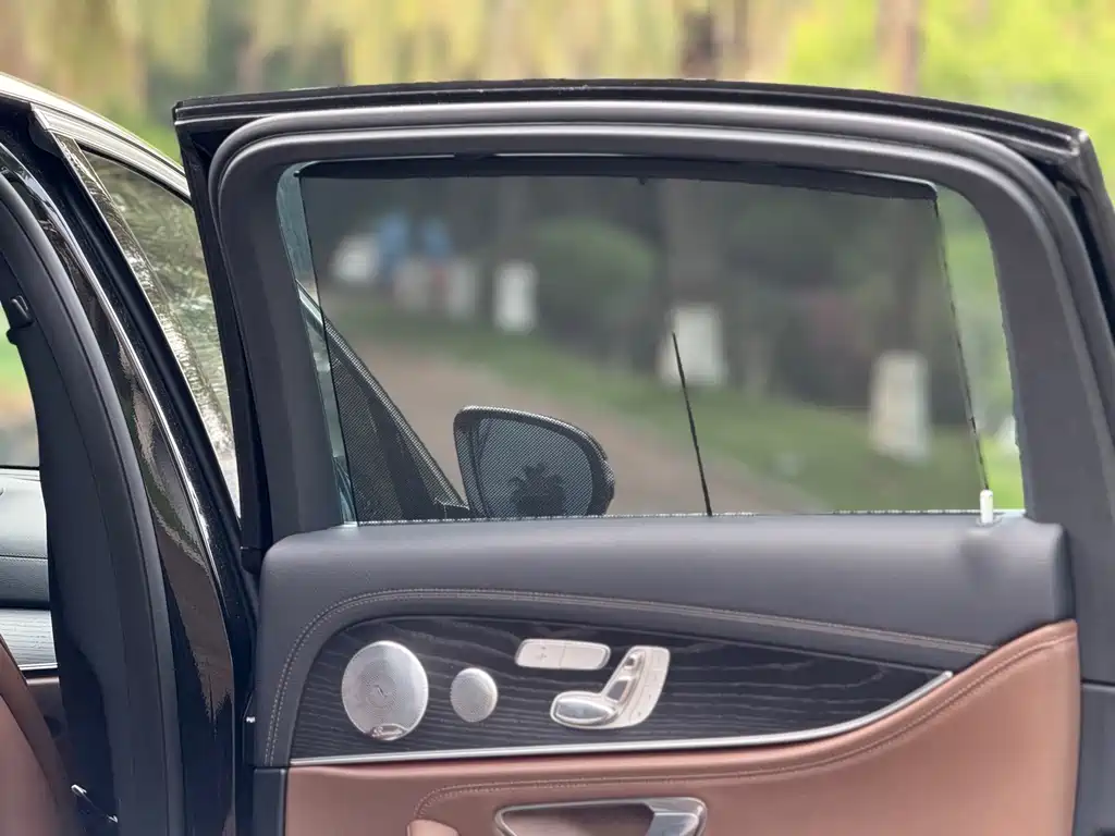 Mercedes-Benz E-Class — миниатюра 16