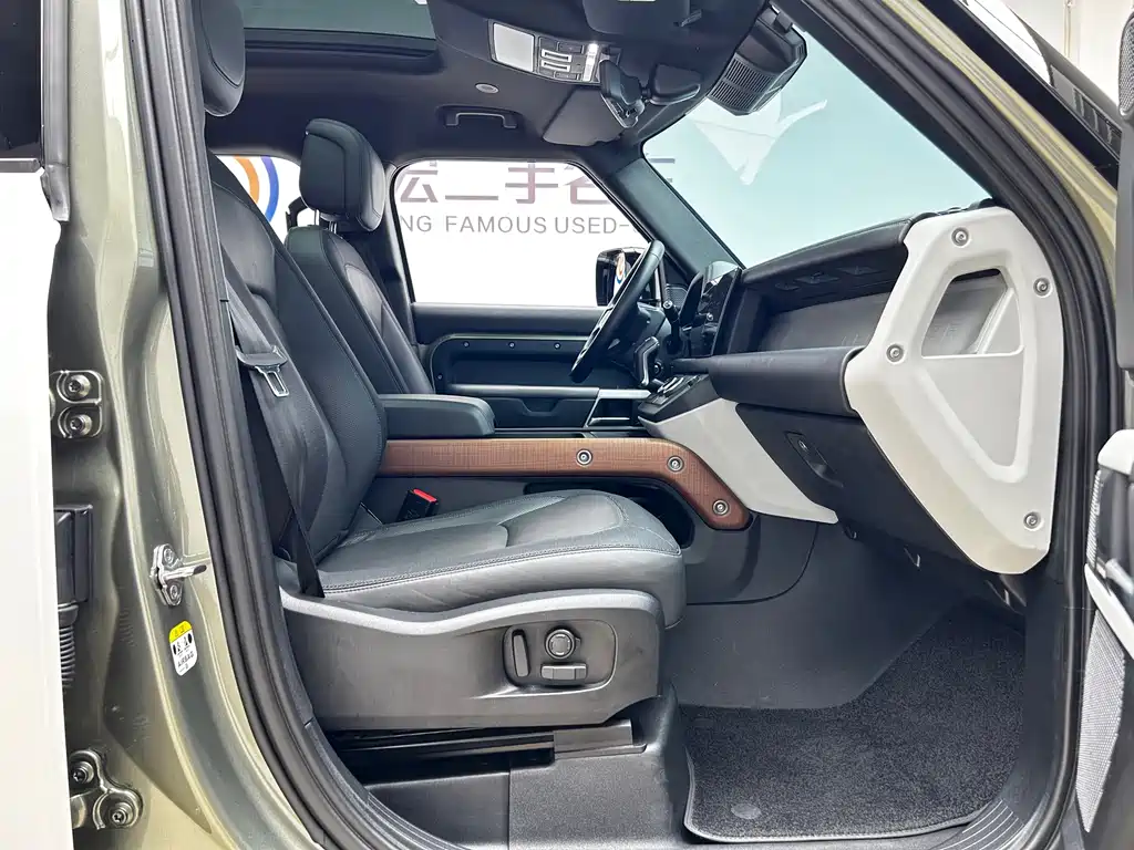 Land Rover Defender — миниатюра 19