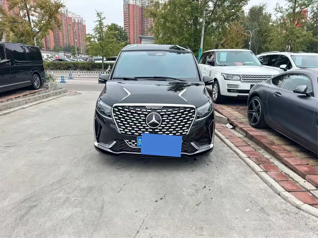 Mercedes-Benz V-Class 2025