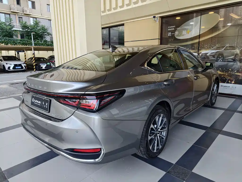 Lexus ES 2025 200 Premium