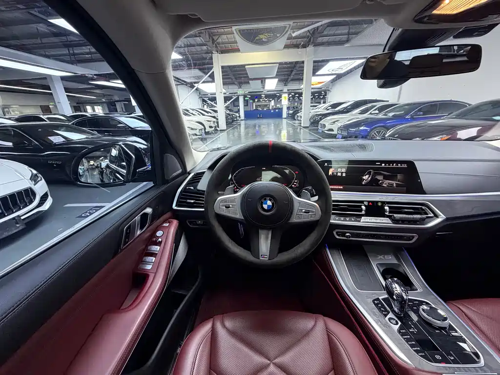 BMW X5 2022 xDrive 40Li M Sport