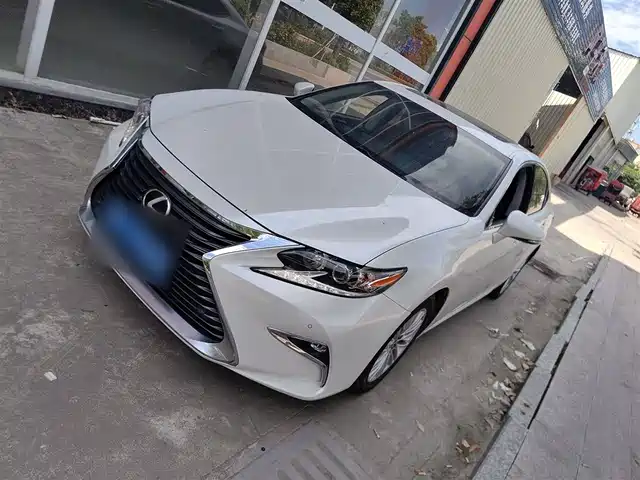 LEXUS  ES 2017