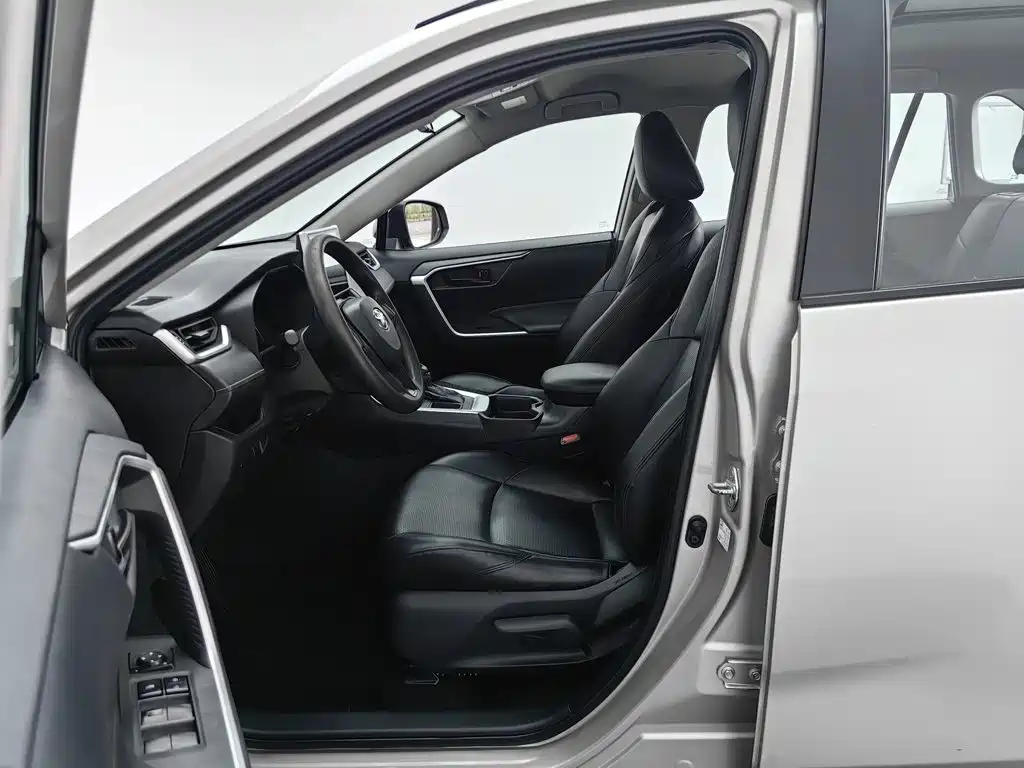 Toyota Wildlander — миниатюра 10