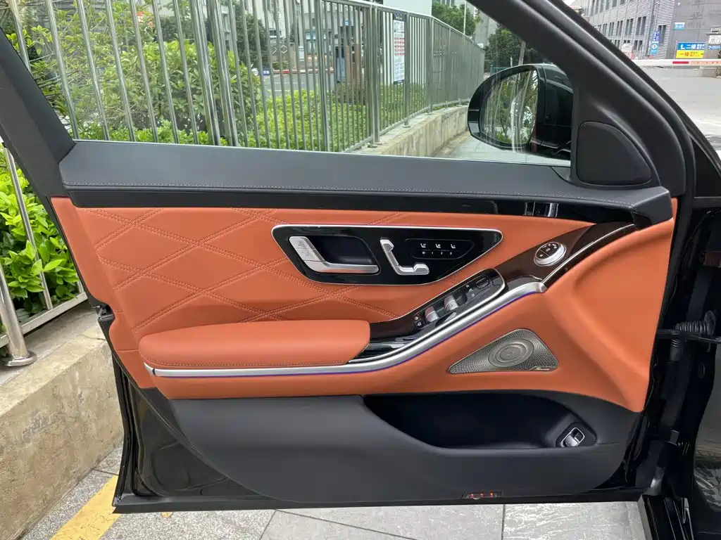 Mercedes-Benz S-Class — миниатюра 10
