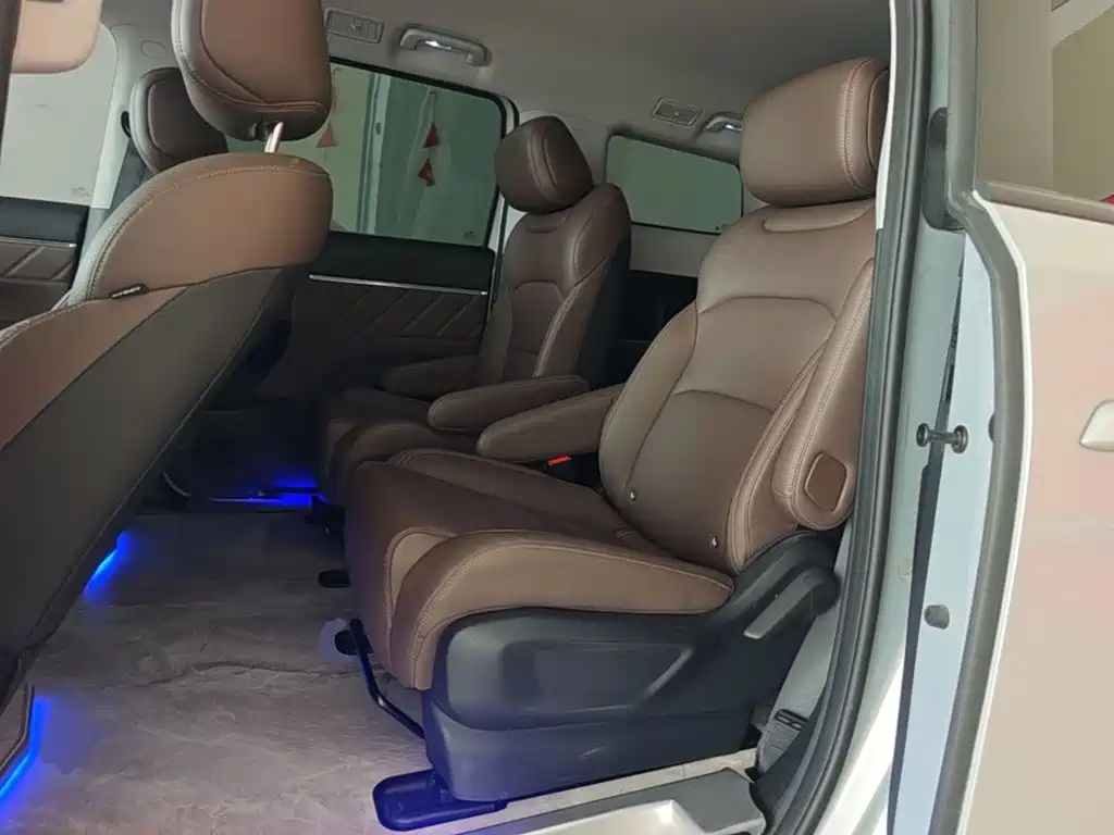 Wuling Xingguang 730 New Energy — миниатюра 17