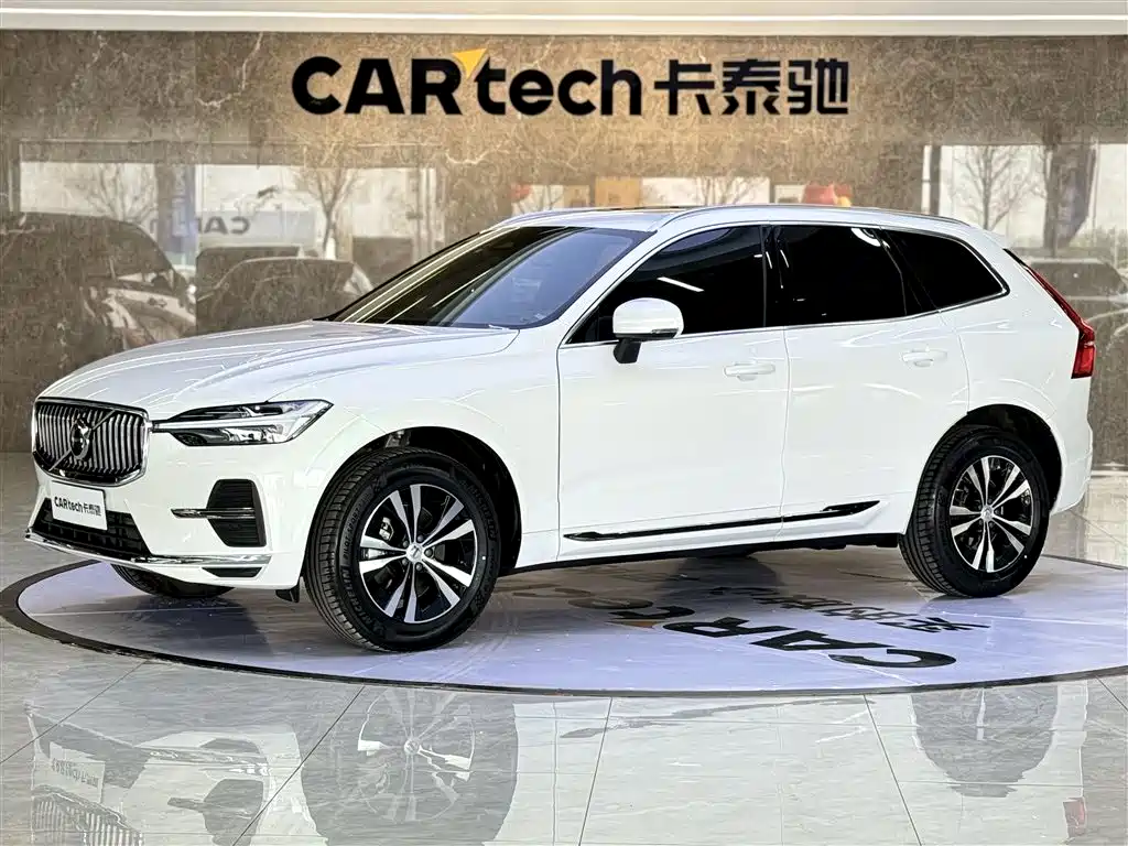 Volvo XC60 2024 B5 Luxury