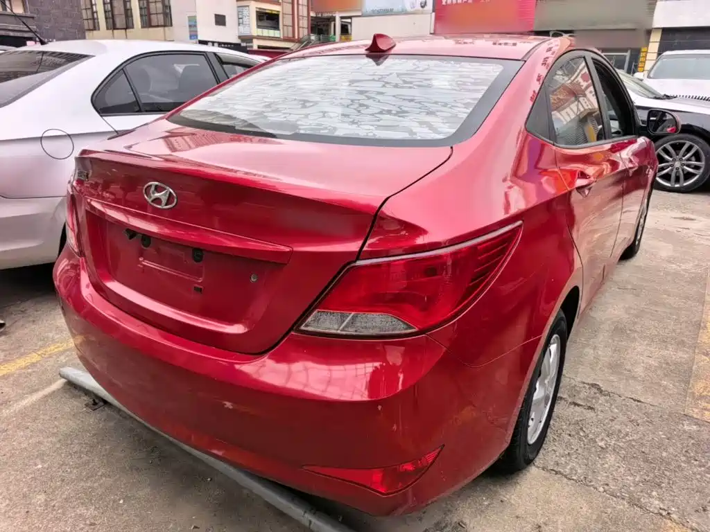 Hyundai Verna — миниатюра 7