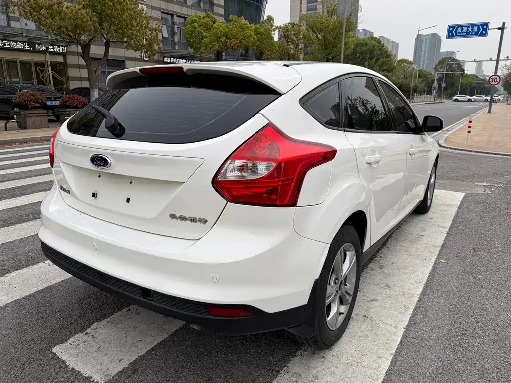 Ford Focus — миниатюра 4