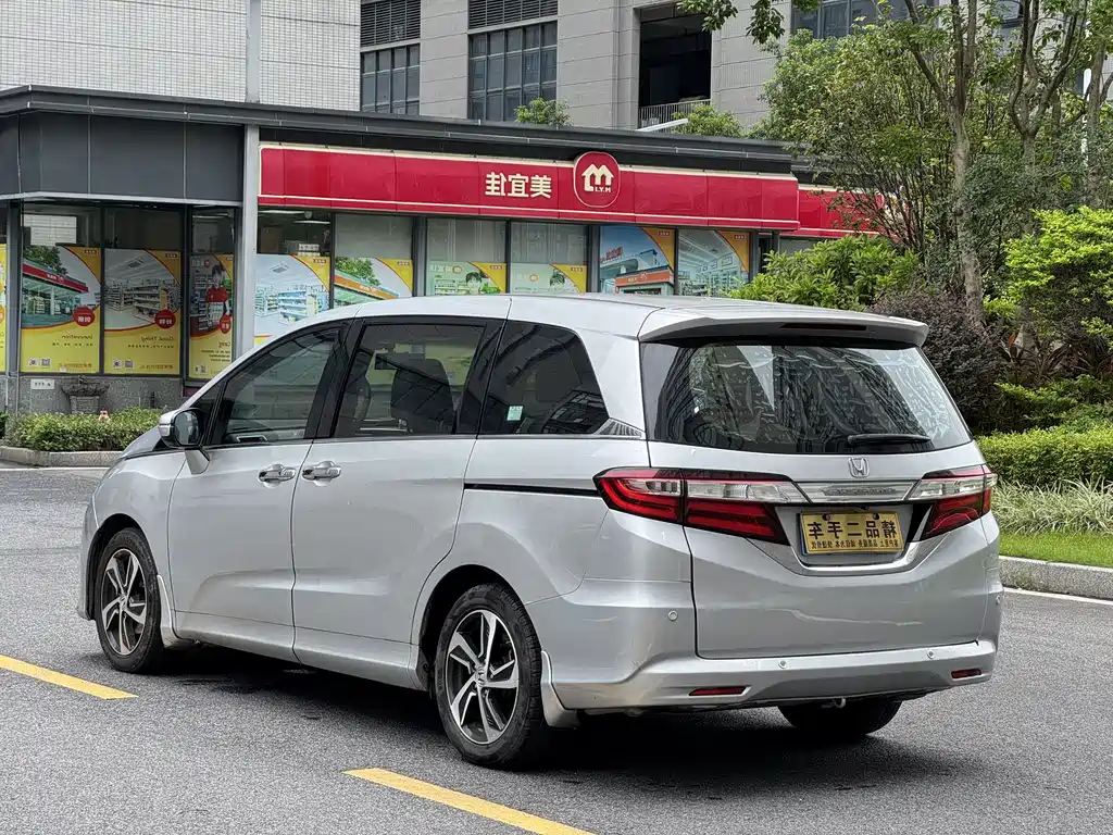 Honda Odyssey 2015 2.4L Luxury