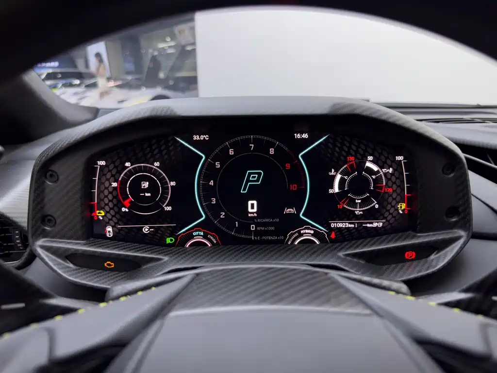 Lamborghini Revuelto — миниатюра 27