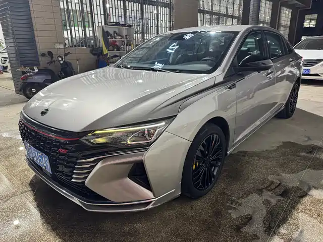 DONGFENG YI HYUN MAX