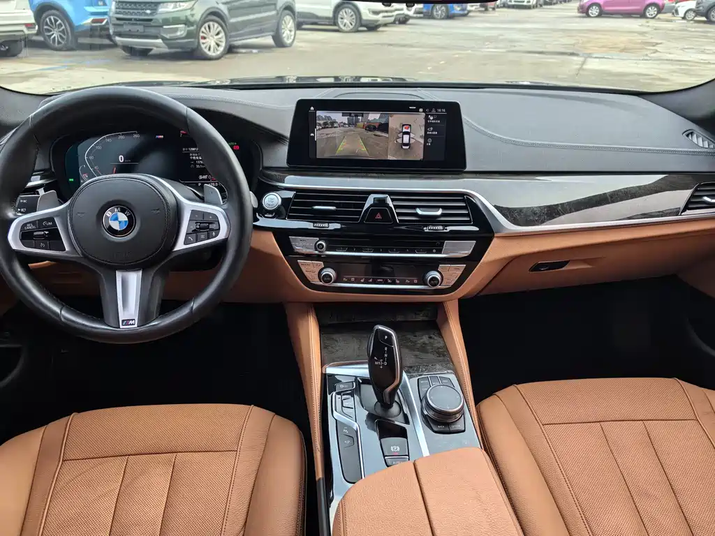 BMW 5 Series — миниатюра 7