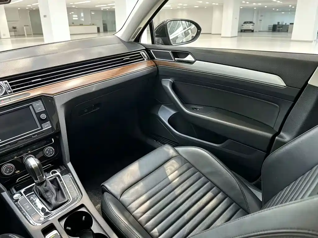 Volkswagen Magotan — миниатюра 4