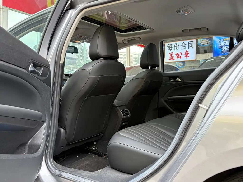 Peugeot 408 — миниатюра 6