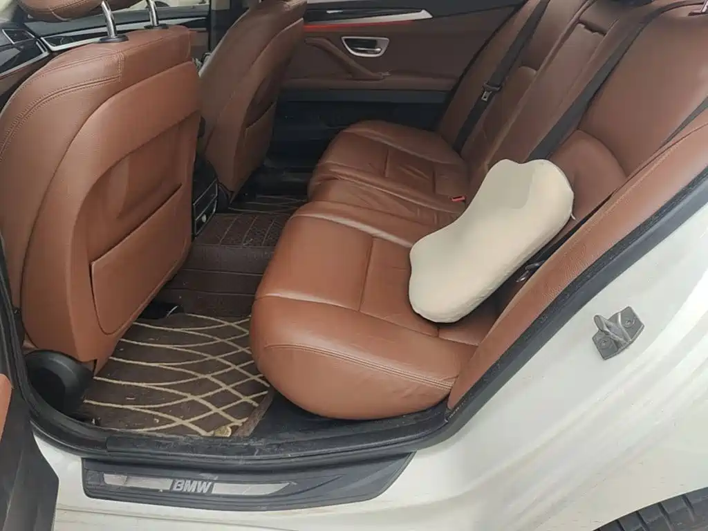 BMW 5 Series — миниатюра 17