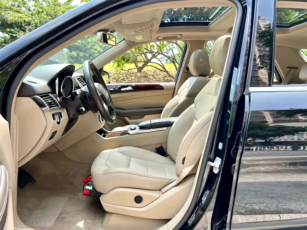 Mercedes-Benz M-Class — миниатюра 11