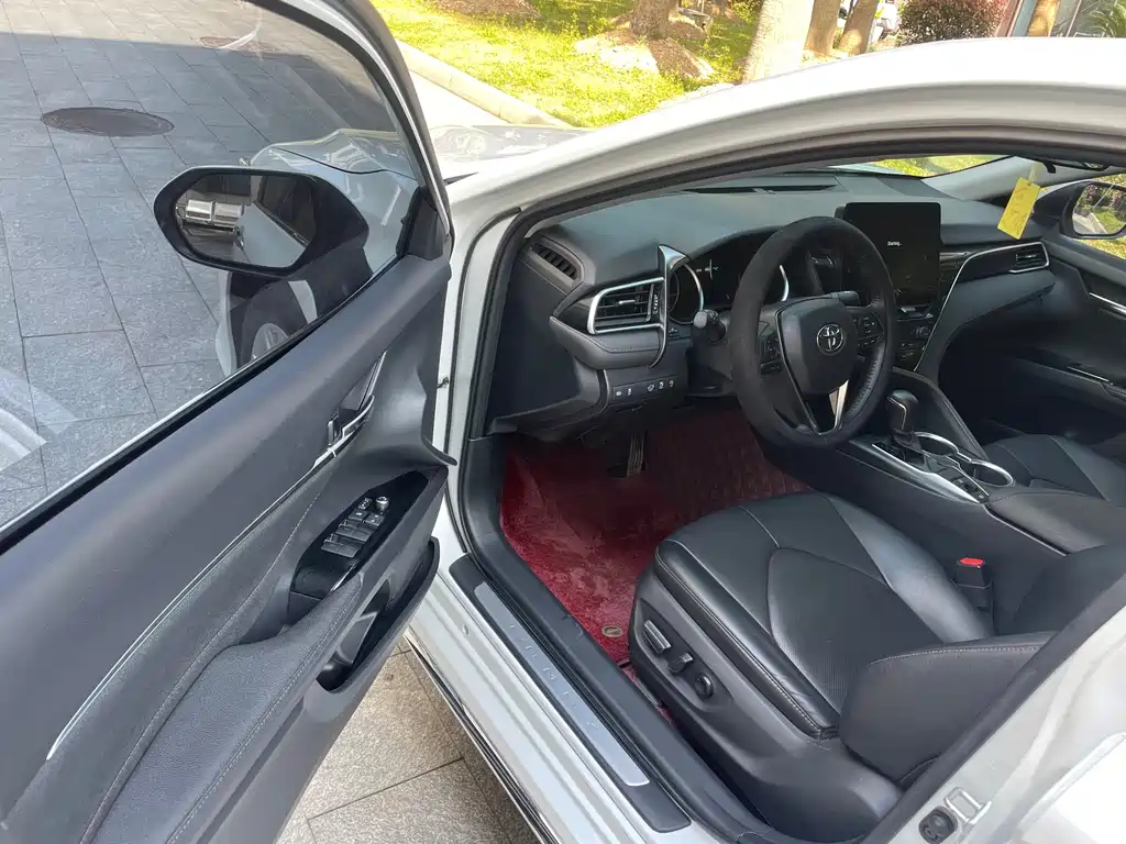 Toyota Camry — миниатюра 8