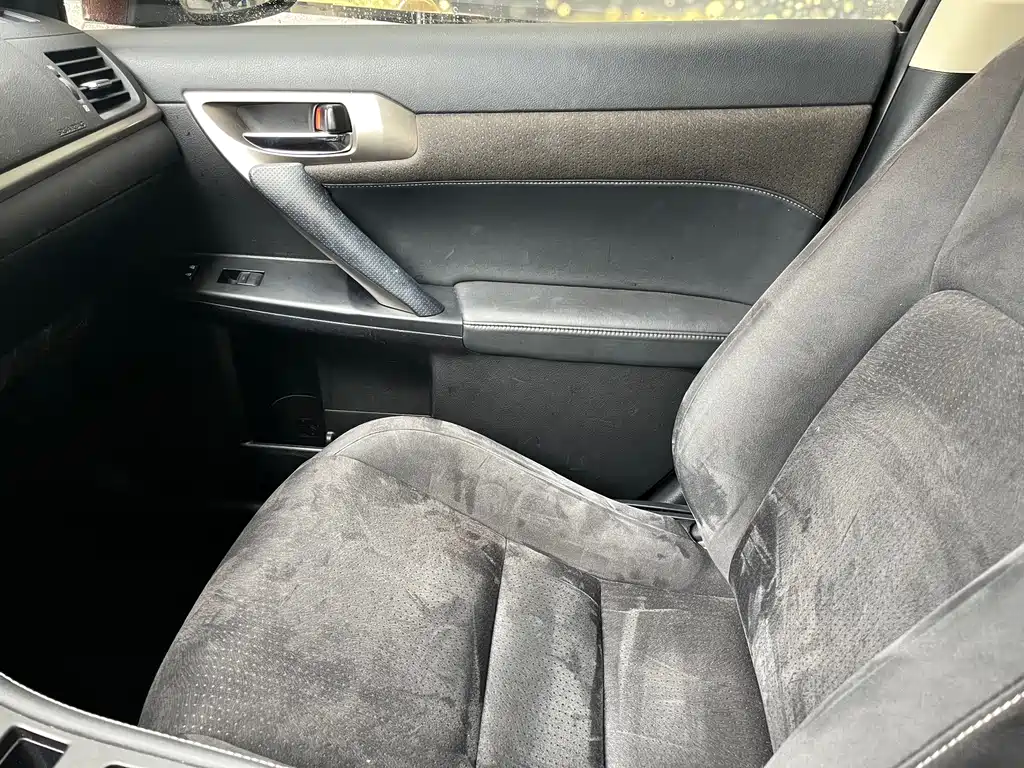 Lexus CT — миниатюра 16