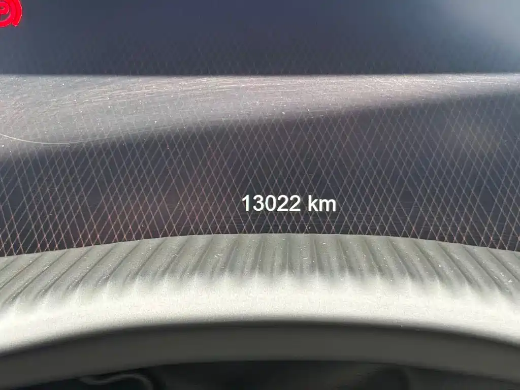 Aston Martin DBX — миниатюра 24