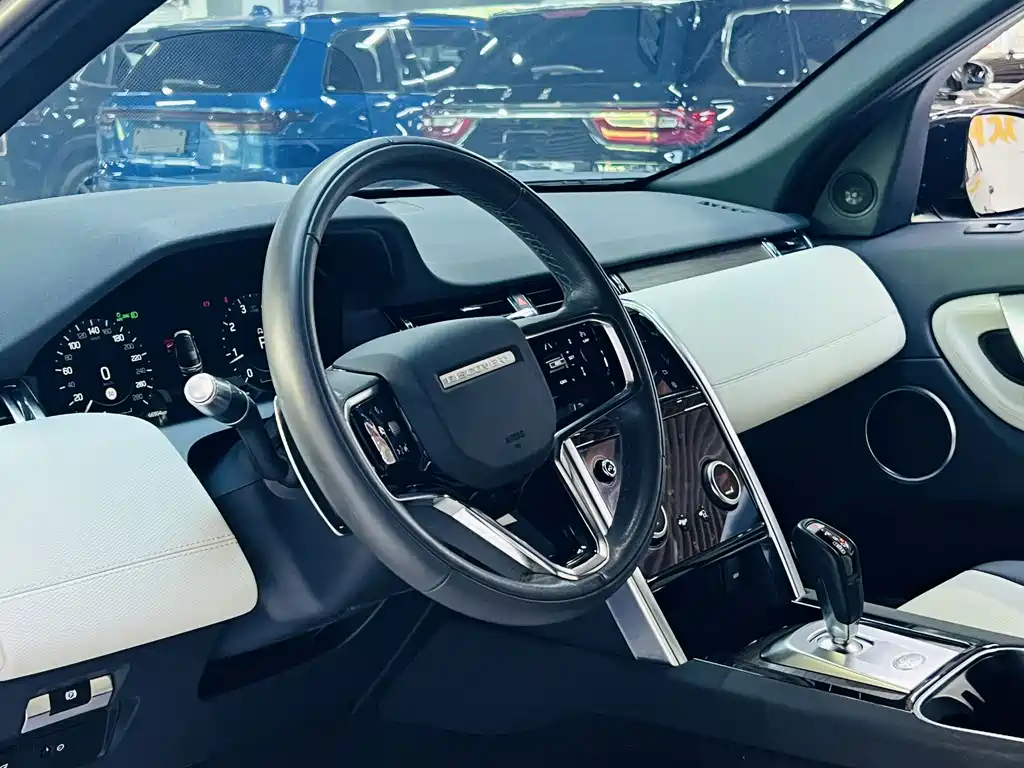 Land Rover Discovery Sport — миниатюра 8