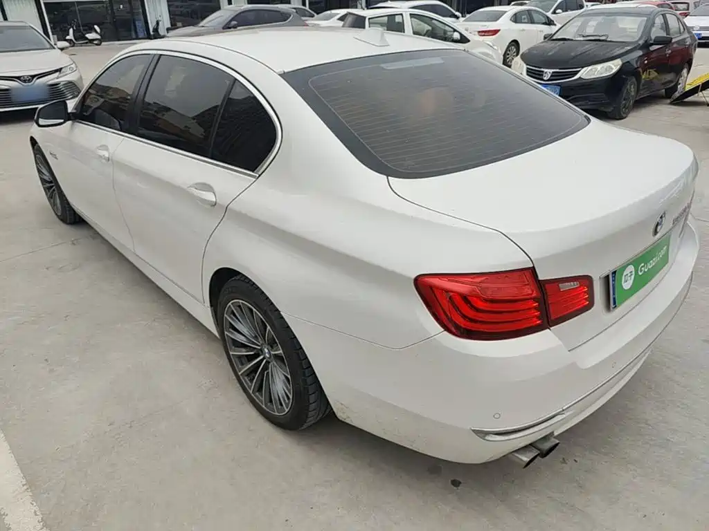 BMW 5 Series — миниатюра 5