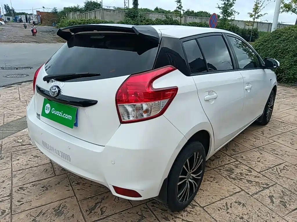 Toyota Yaris L — миниатюра 7