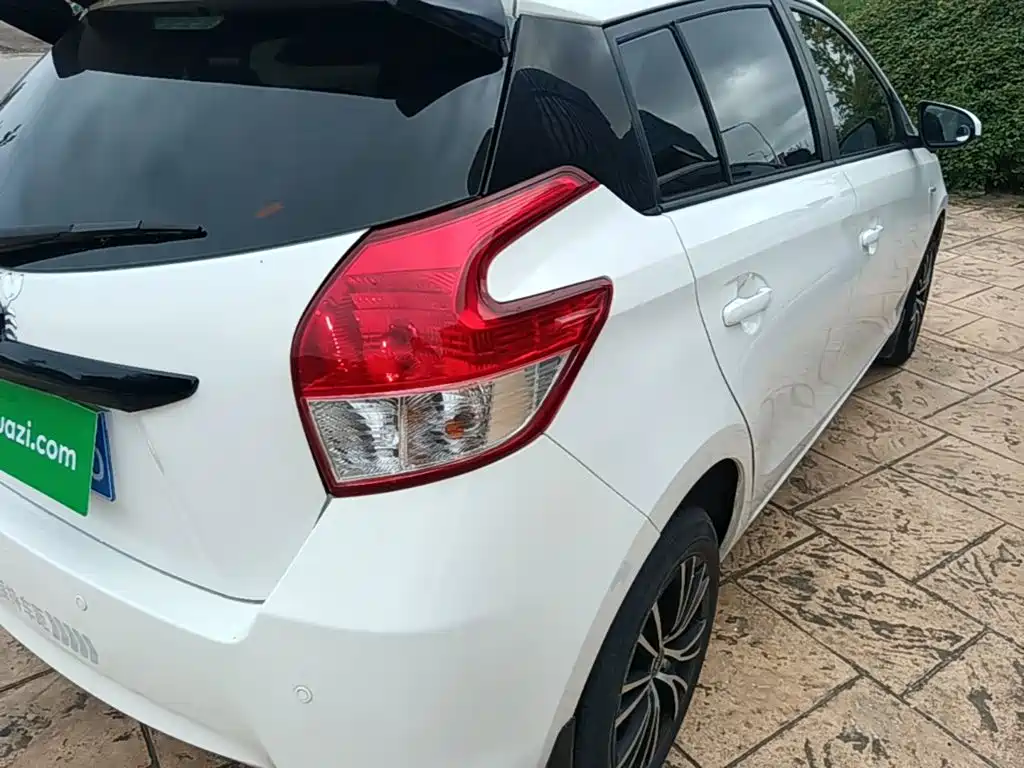 Toyota Yaris L — миниатюра 8