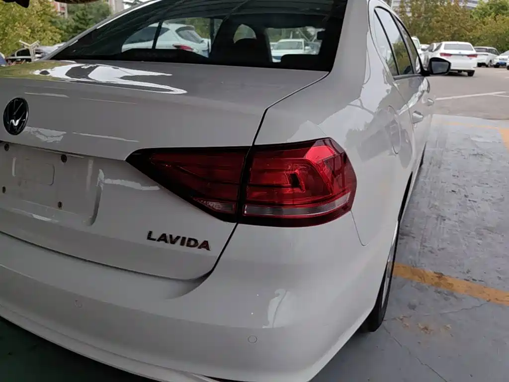 Volkswagen Lavida — миниатюра 8