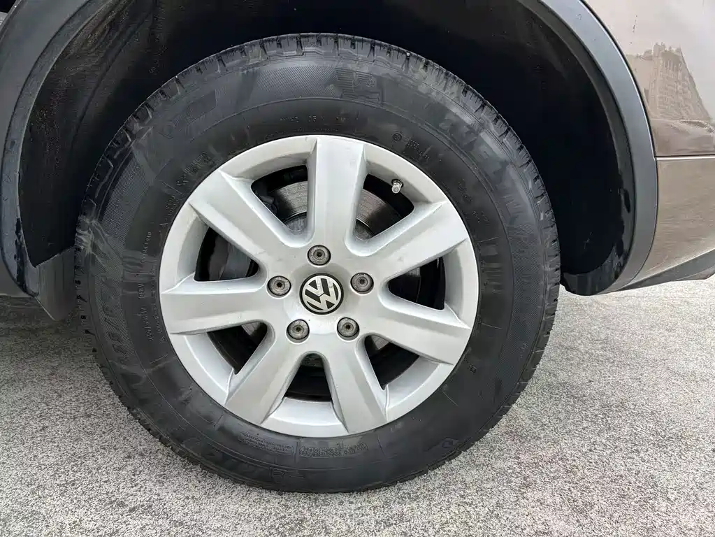 Volkswagen Touareg — миниатюра 18