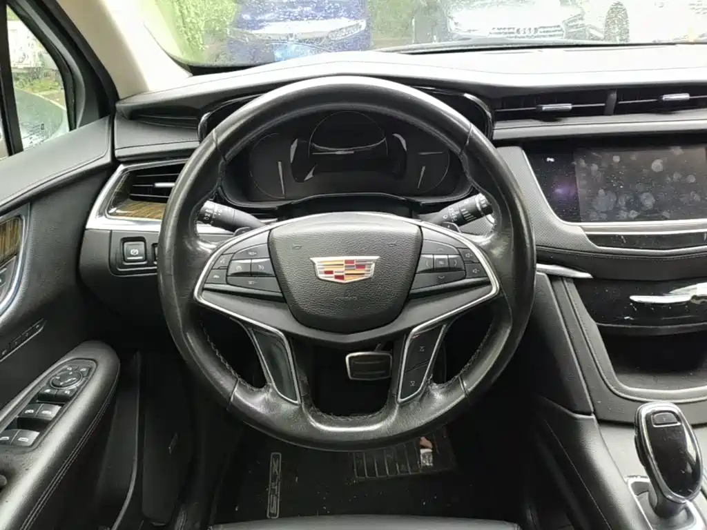 Cadillac XT5 — миниатюра 11