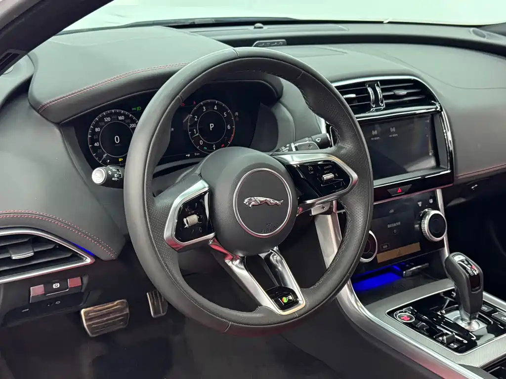 Jaguar XEL — миниатюра 6