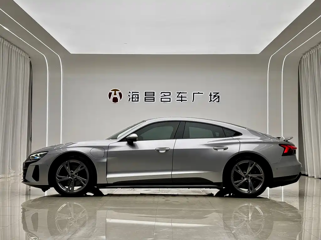 Audi RS e-tron GT — миниатюра 5