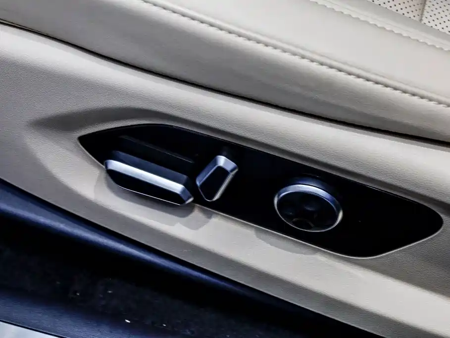 AITO AITO M5 — миниатюра 13