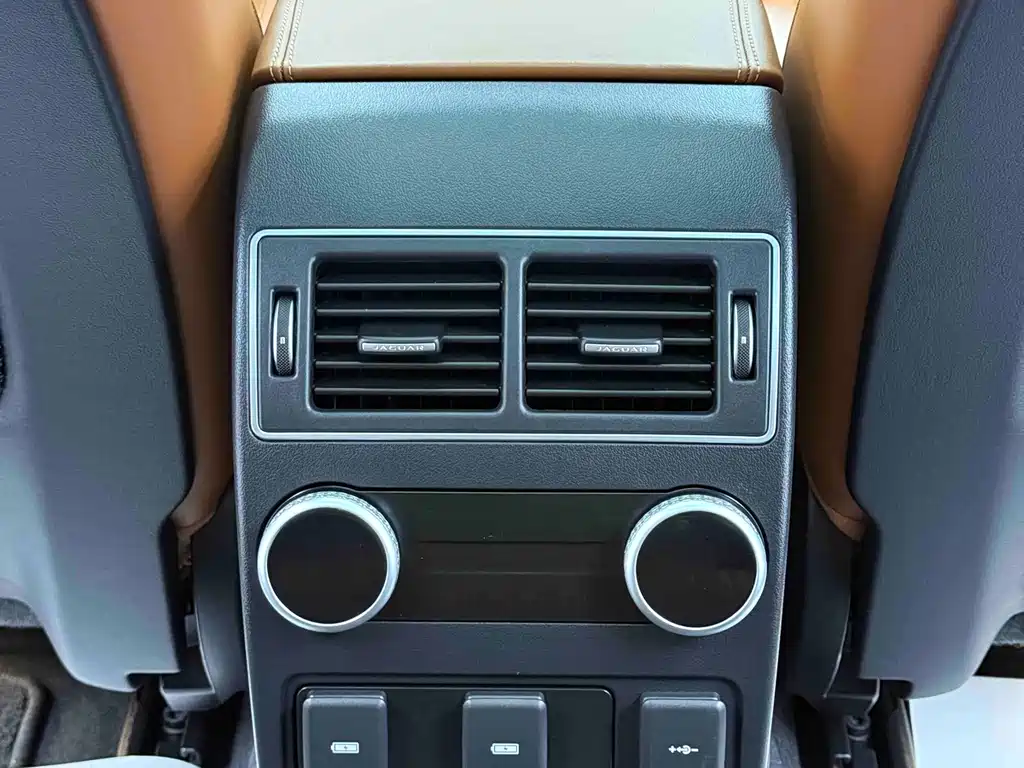 Jaguar XFL — миниатюра 14