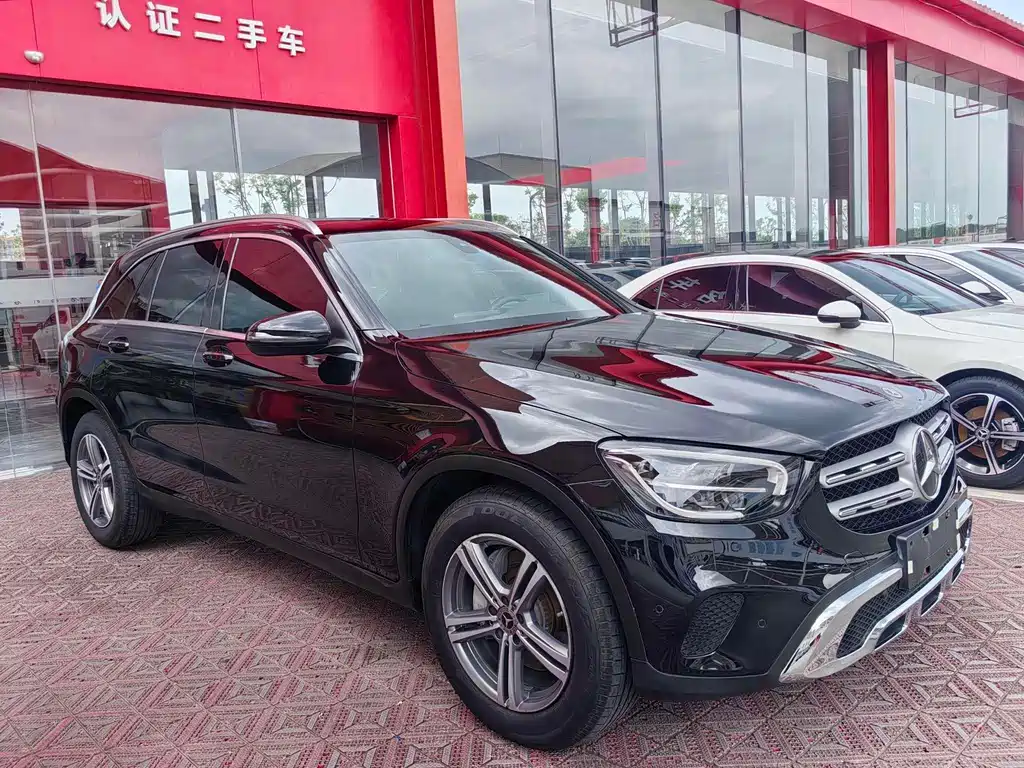 MERCEDES-BENZ GLC