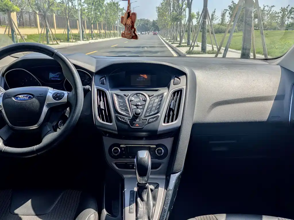 Ford Focus — миниатюра 7