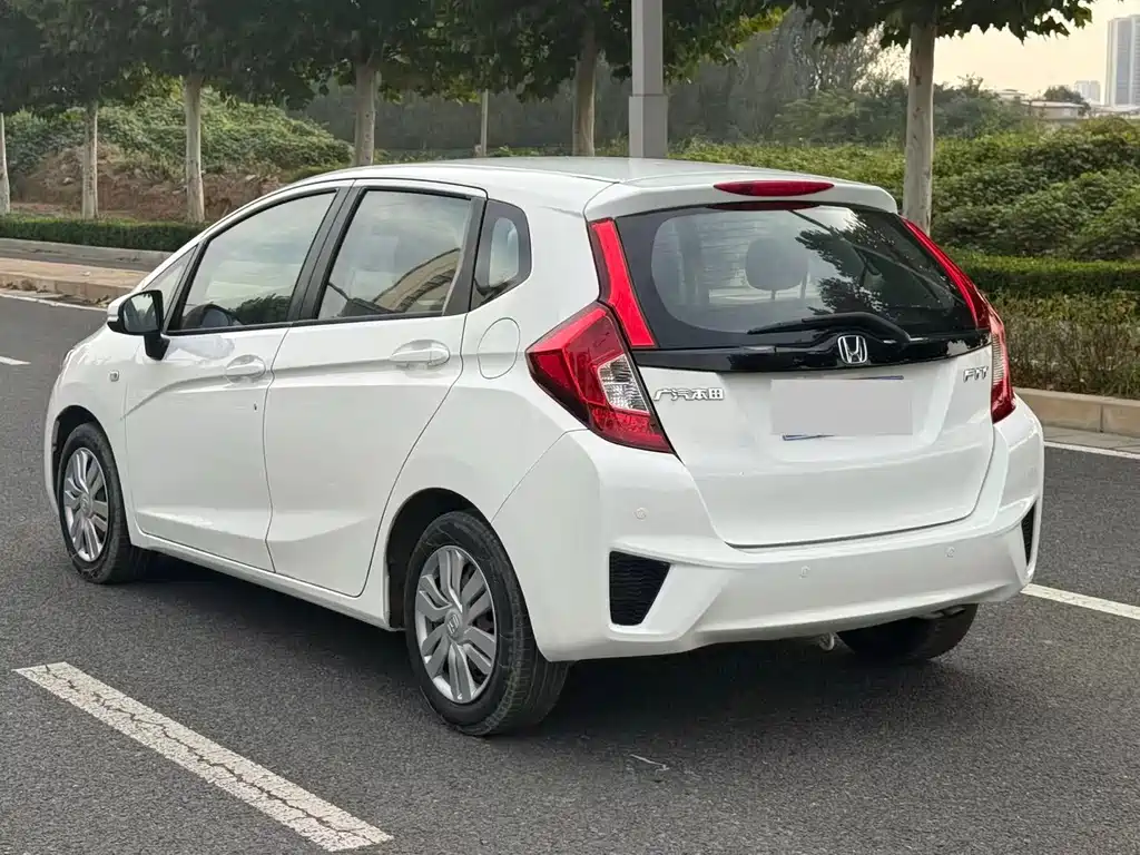 Honda Fit — миниатюра 6