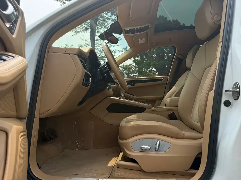Porsche Macan — миниатюра 13