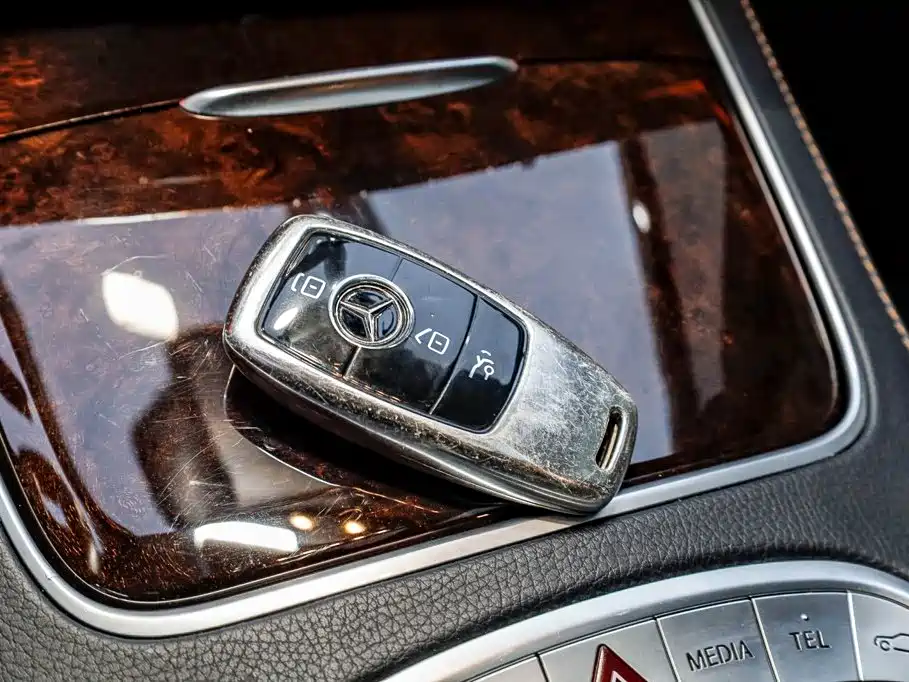 Mercedes-Benz S-Class — миниатюра 21