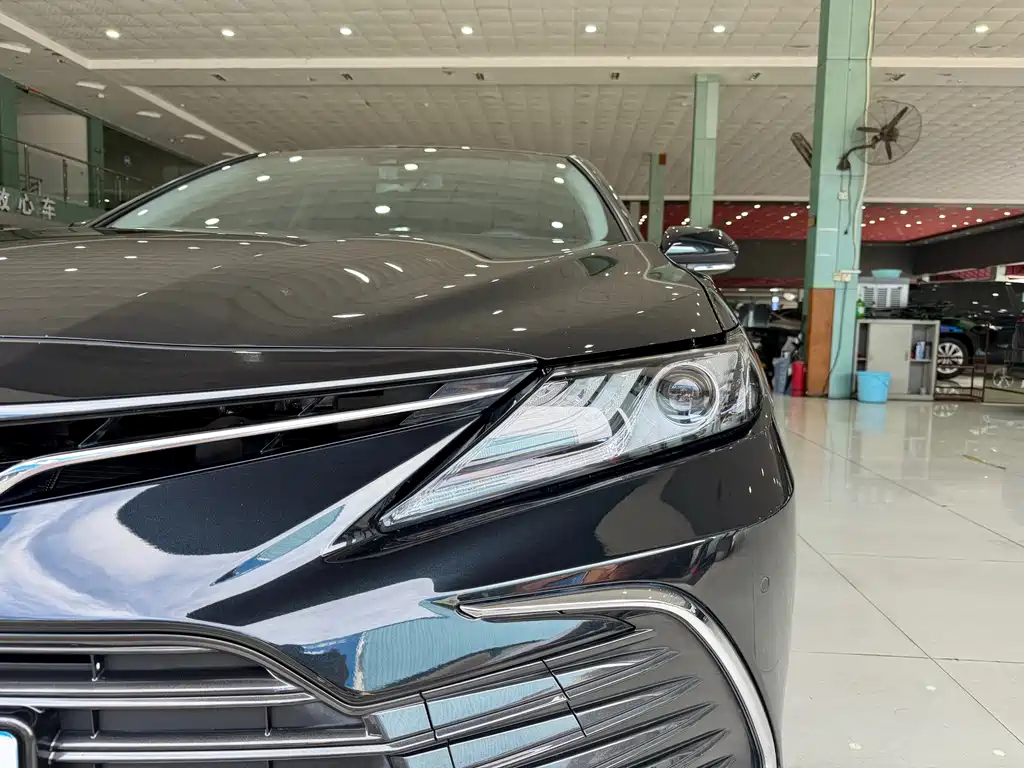 Toyota Camry — миниатюра 4