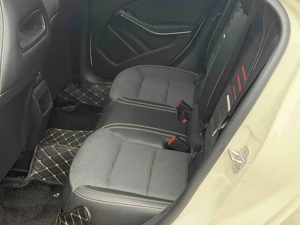 Mercedes-Benz A-Class (Import) — миниатюра 8